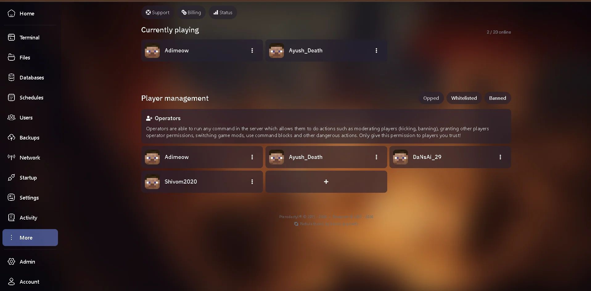 Minecraft player management panel on Azion Cloud showing online players, operators (Opped), whitelisted players, and banned players management